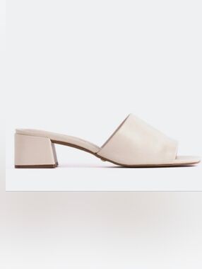 L'intervalle Fortunata Leather Mule Cream SZ 6